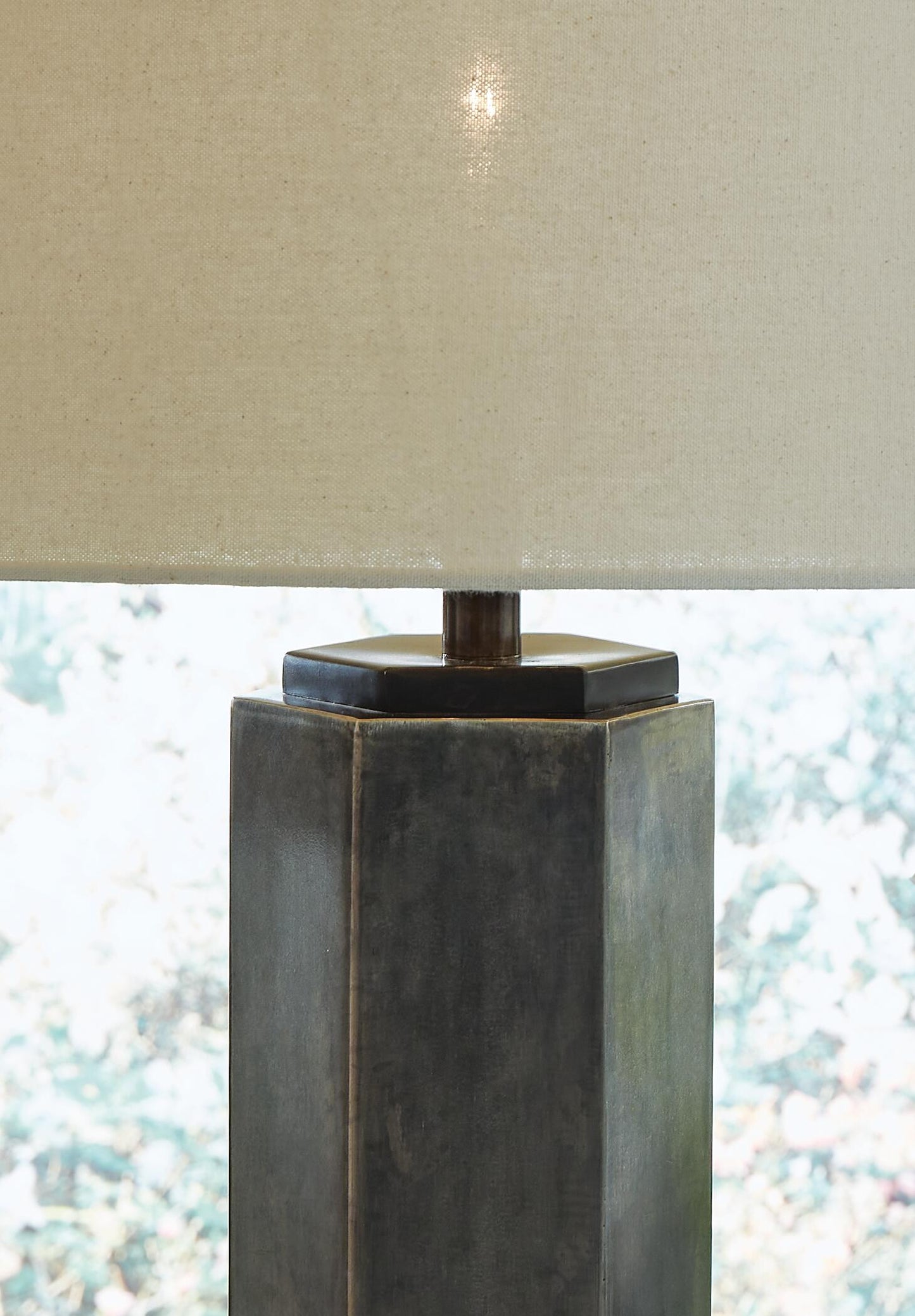 Dirkton Metal Table Lamp (1/CN)